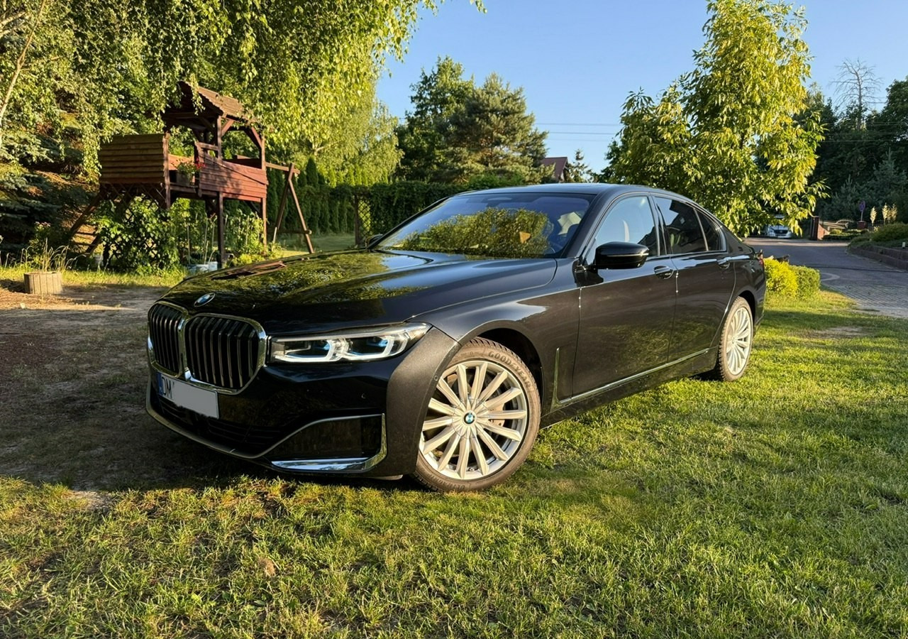 BMW SERIA 7 II (G11/G12) BMW SERIA 7 740d Xdrive 340KM Luxury+Exclusive Masaże Adaptiv Oś Lasery 2022 FV2 - Sedan: foto 1 BMW SERIA 7 II (G11/G12) BMW SERIA 7 740d Xdrive 340KM Luxury+Exclusive Masaże Adaptiv Oś Lasery 2022 FV2 - Sedan: foto 1