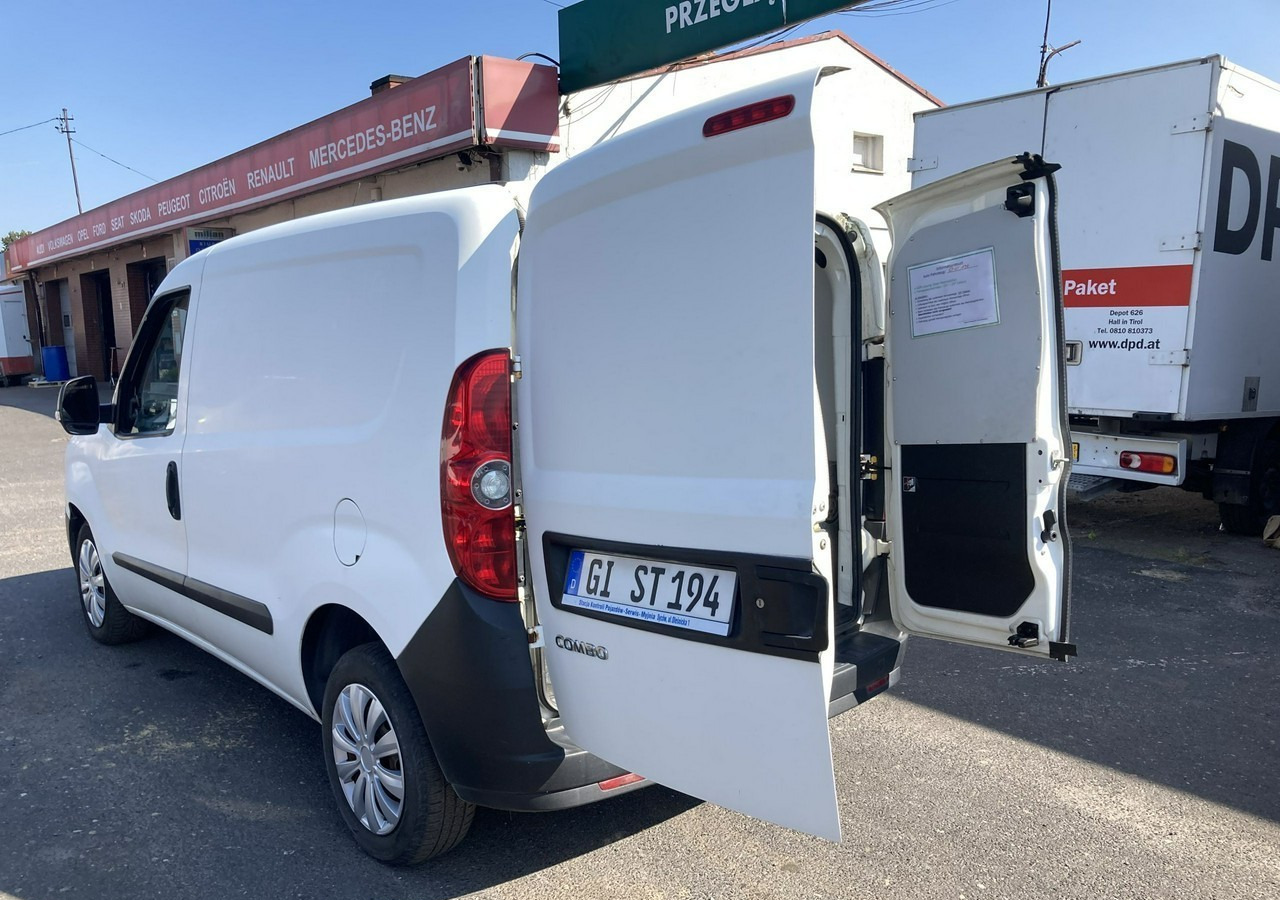 Locação financeira de  Fiat Doblo Fiat Doblo 1,3 jtd ECO Flex chłodnia do leków 2013 Fiat Doblo Fiat Doblo 1,3 jtd ECO Flex chłodnia do leków 2013: foto 8
