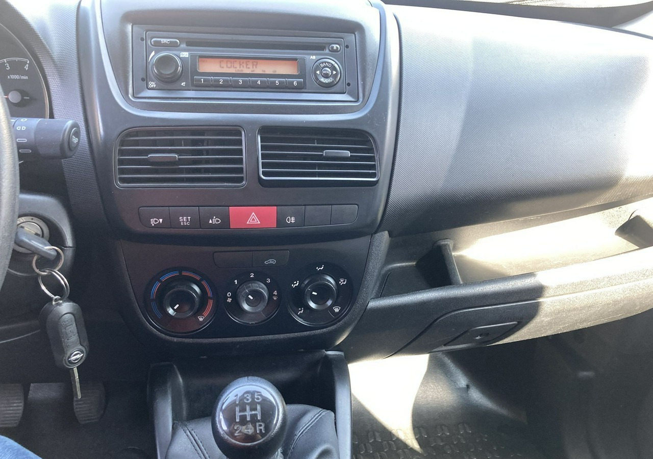 Locação financeira de  Fiat Doblo Fiat Doblo 1,3 jtd ECO Flex chłodnia do leków 2013 Fiat Doblo Fiat Doblo 1,3 jtd ECO Flex chłodnia do leków 2013: foto 10