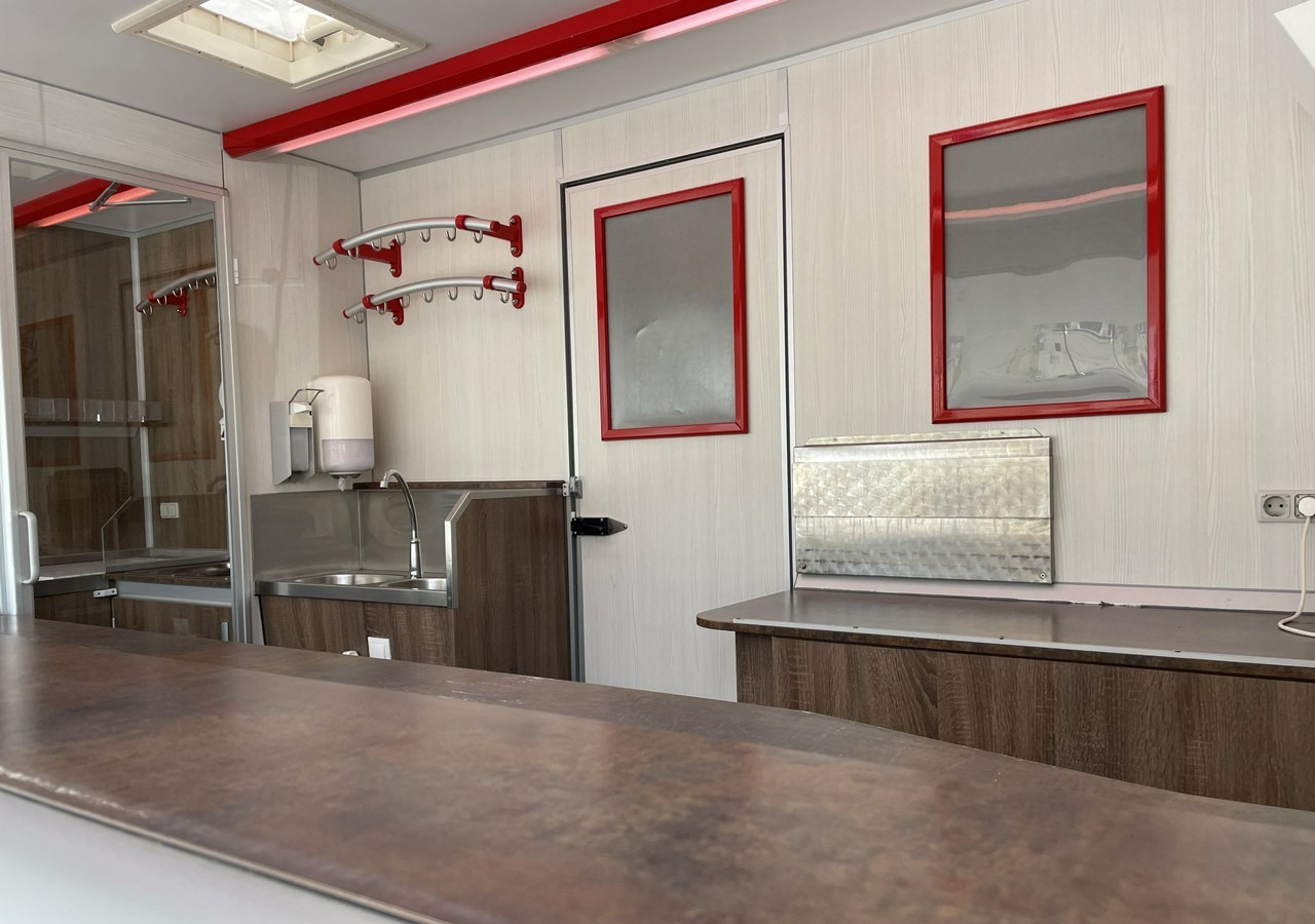 Fiat Ducato Autosklep Gastronomiczny Food Truck Foodtruck sklep W-zasil 2015 - Food truck: foto 3 Fiat Ducato Autosklep Gastronomiczny Food Truck Foodtruck sklep W-zasil 2015 - Food truck: foto 3