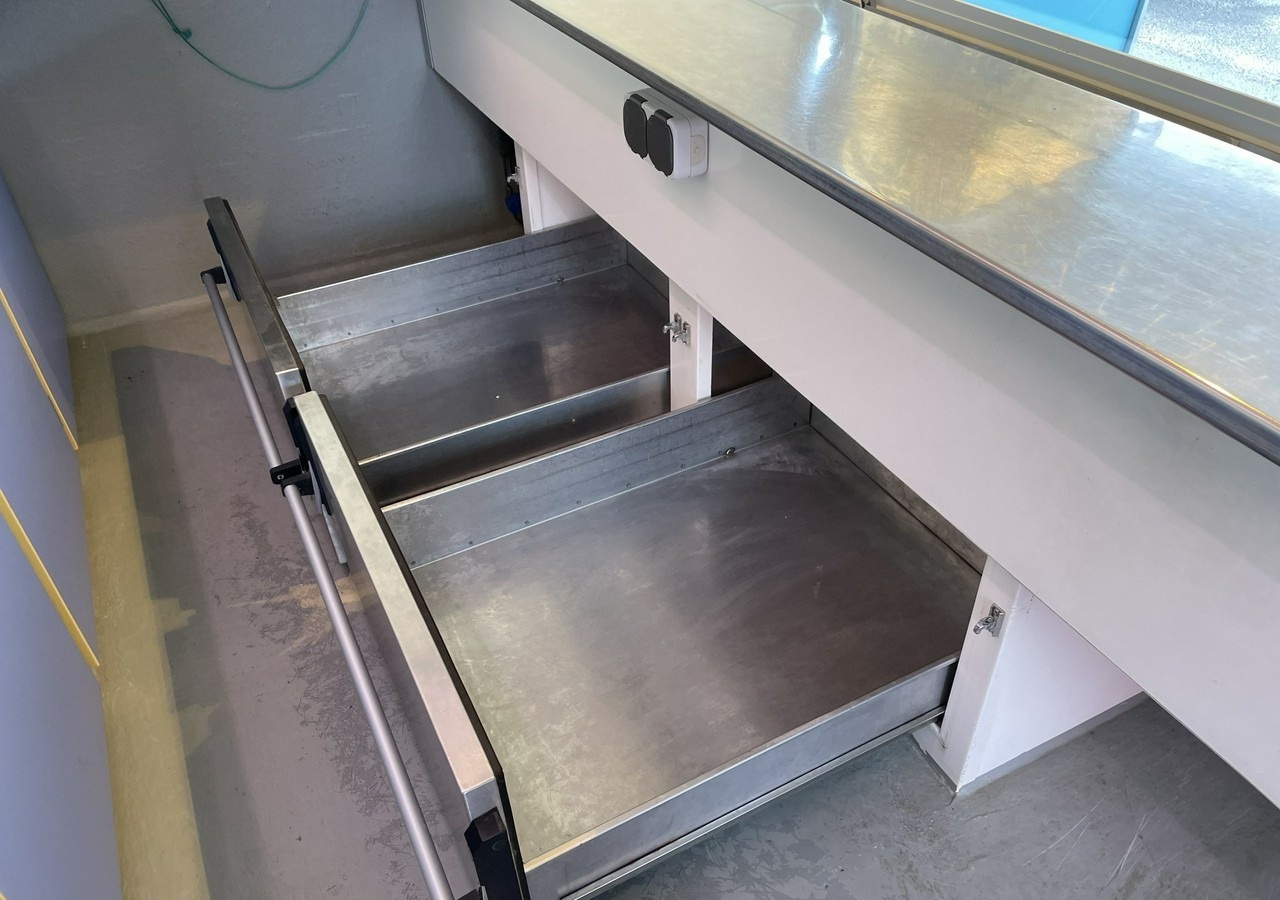Fiat Ducato Autosklep Ryb Gastronomiczny food truck foodtruck sklep 112tkm BORCO - Food truck: foto 4 Fiat Ducato Autosklep Ryb Gastronomiczny food truck foodtruck sklep 112tkm BORCO - Food truck: foto 4