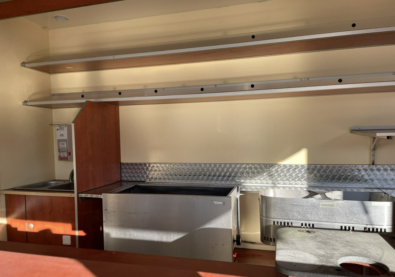 Fiat Ducato Autosklep wędlin Gastronomiczna food truck foodtruck sklep 118tkm 20 - Food truck: foto 5 Fiat Ducato Autosklep wędlin Gastronomiczna food truck foodtruck sklep 118tkm 20 - Food truck: foto 5