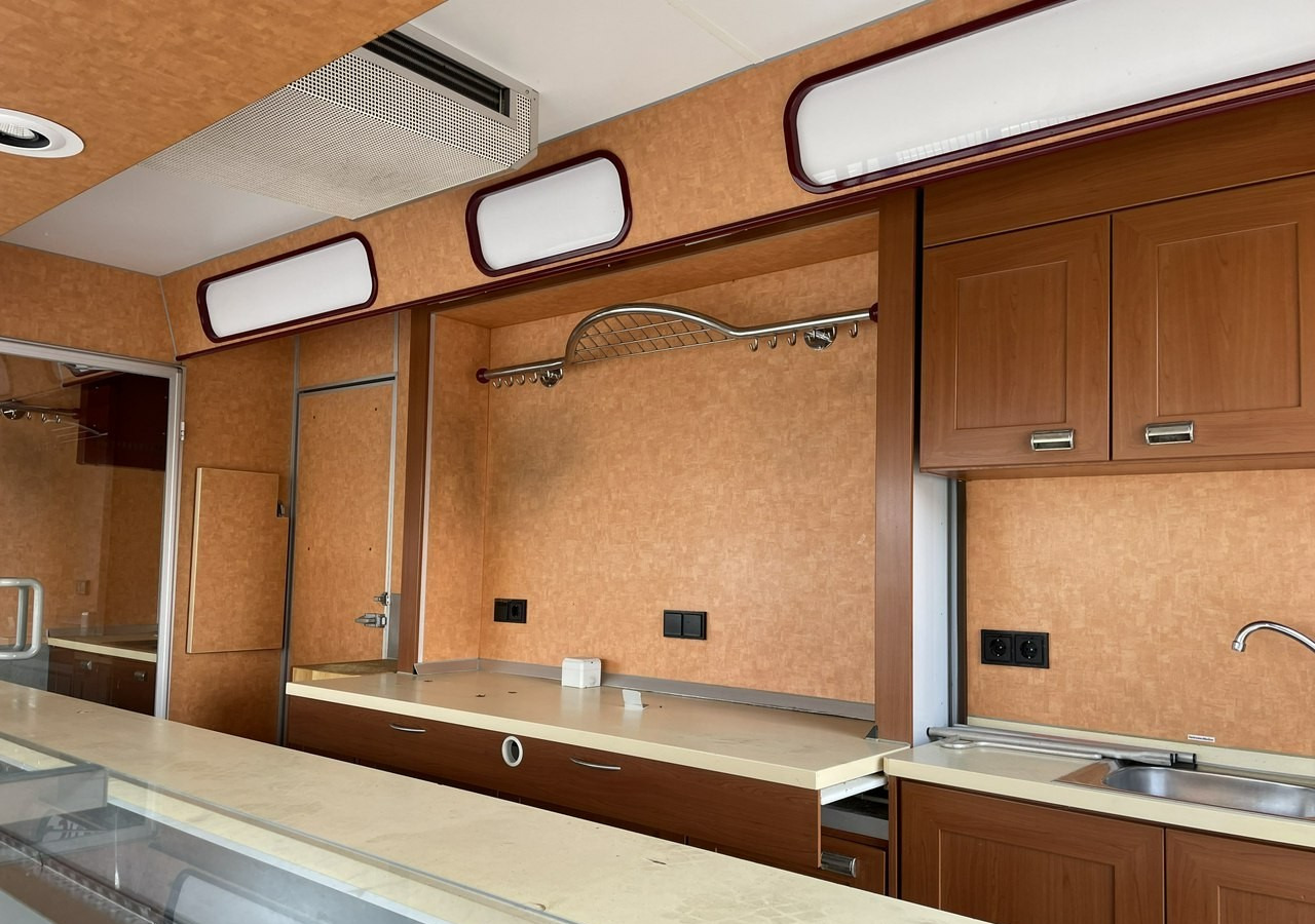 Fiat Ducato Autosklep wędlin Gastronomiczny Food Truck Foodtruck 55122km Borco20 - Food truck: foto 4 Fiat Ducato Autosklep wędlin Gastronomiczny Food Truck Foodtruck 55122km Borco20 - Food truck: foto 4