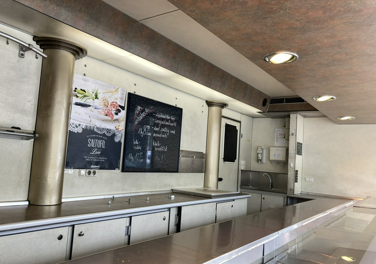 Fiat Ducato Autosklep wędlin Gastronomiczny Food Truck Foodtruck Sklep bar Borco - Food truck: foto 3 Fiat Ducato Autosklep wędlin Gastronomiczny Food Truck Foodtruck Sklep bar Borco - Food truck: foto 3