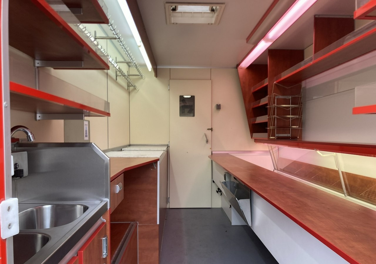 Fiat Ducato Autosklep wędliny Gastronomiczny Food Truck Foodtruck sklep Borco 20 - Food truck: foto 2 Fiat Ducato Autosklep wędliny Gastronomiczny Food Truck Foodtruck sklep Borco 20 - Food truck: foto 2