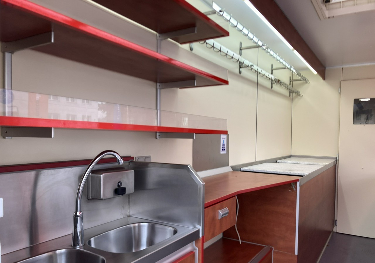 Fiat Ducato Autosklep wędliny Gastronomiczny Food Truck Foodtruck sklep Borco 20 - Food truck: foto 4 Fiat Ducato Autosklep wędliny Gastronomiczny Food Truck Foodtruck sklep Borco 20 - Food truck: foto 4