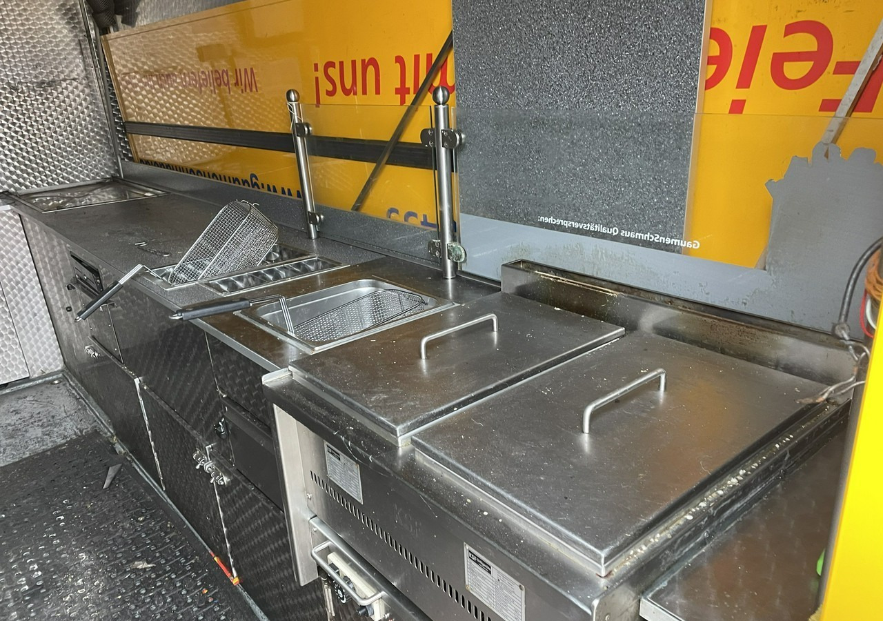 Fiat Ducato Ducato Autogrill Autosklep Foodtruck food truck Gastronomiczny 2018 - Food truck: foto 4 Fiat Ducato Ducato Autogrill Autosklep Foodtruck food truck Gastronomiczny 2018 - Food truck: foto 4