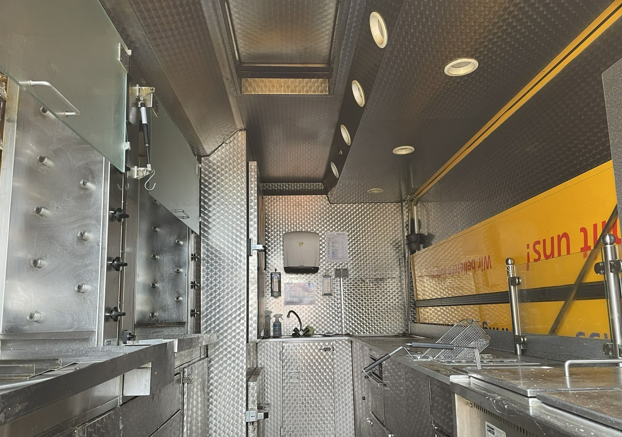 Fiat Ducato Ducato Autogrill Autosklep Foodtruck food truck Gastronomiczny 2018 - Food truck: foto 2 Fiat Ducato Ducato Autogrill Autosklep Foodtruck food truck Gastronomiczny 2018 - Food truck: foto 2