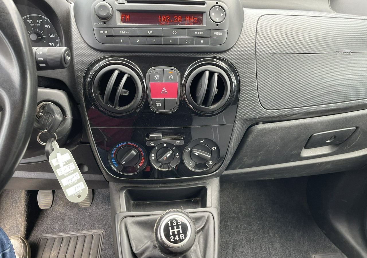Automóvel Fiat Qubo Fiat Qubo 1.3-95KM Klima 2013: foto 7