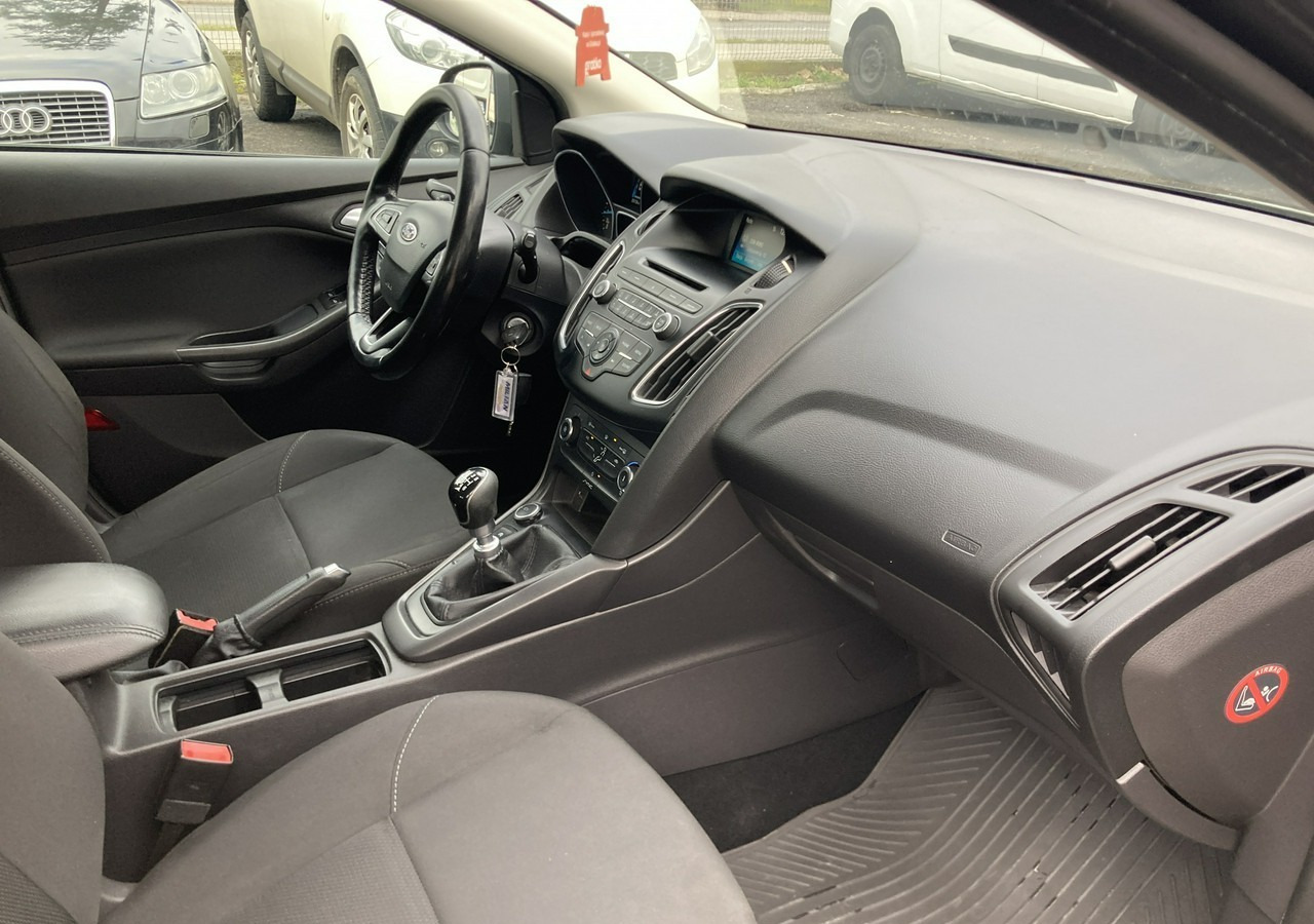 Ford Focus III Focus 1.0 EcoBoost Klima Salon PL 2015 - Automóvel: foto 4 Ford Focus III Focus 1.0 EcoBoost Klima Salon PL 2015 - Automóvel: foto 4