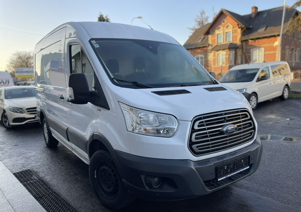 Ford Transit Ford Transit 2,2 DCI-155KM Klima 4X4 Kamera 129tkm Model 2017 - Furgão: foto 1 Ford Transit Ford Transit 2,2 DCI-155KM Klima 4X4 Kamera 129tkm Model 2017 - Furgão: foto 1