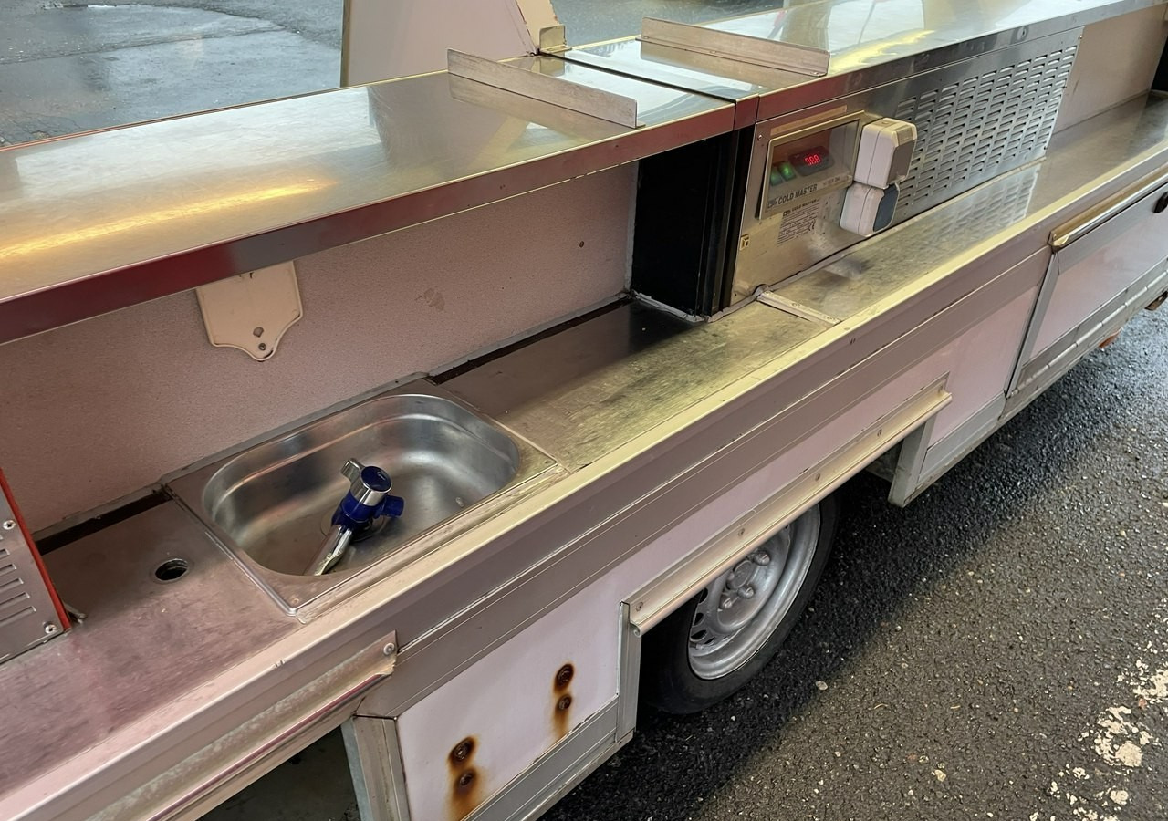 Roulote bar Inna Inny Autosklep przyczepa wędlin Gastronomiczny Food Truck Foodtruck Sklep: foto 11 Roulote bar Inna Inny Autosklep przyczepa wędlin Gastronomiczny Food Truck Foodtruck Sklep: foto 11