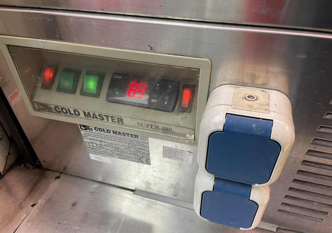 Roulote bar Inna Inny Autosklep przyczepa wędlin Gastronomiczny Food Truck Foodtruck Sklep: foto 10 Roulote bar Inna Inny Autosklep przyczepa wędlin Gastronomiczny Food Truck Foodtruck Sklep: foto 10