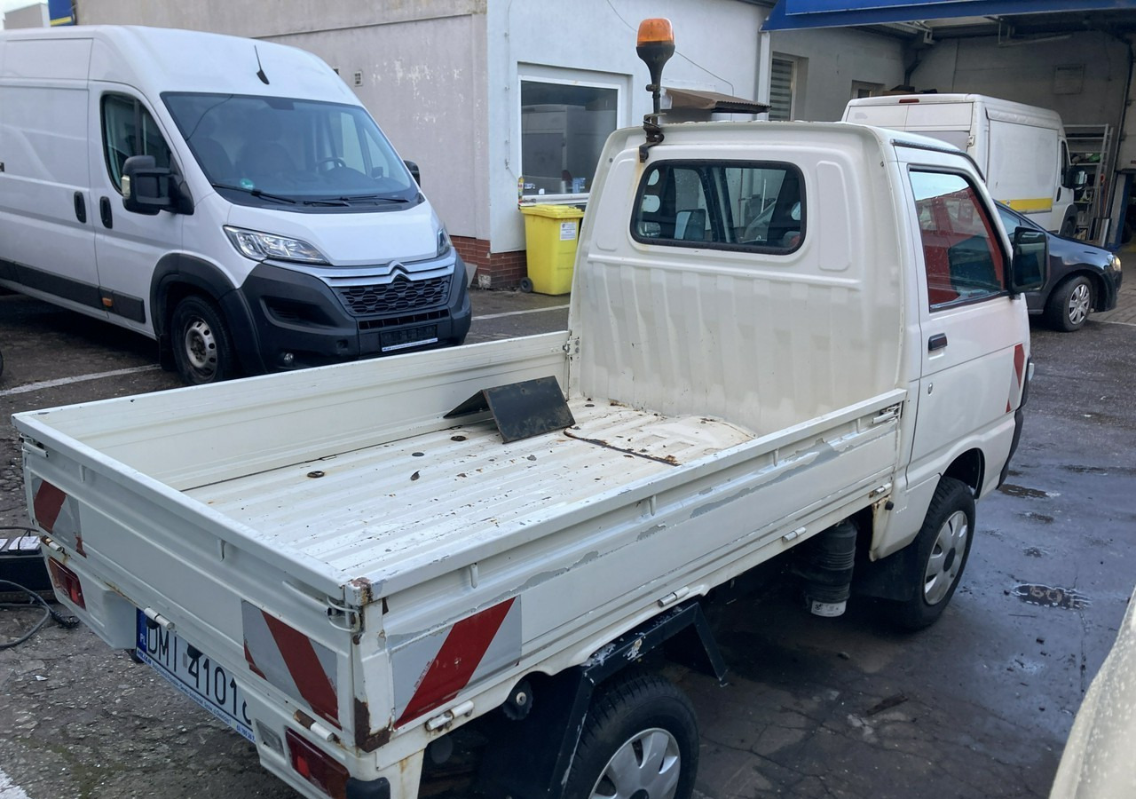 Inna Inny PFAU Piaggio Porter 4X4 Skrzynia odśnieżarka Pług 5655km 2012 - Carrinha de caixa aberta: foto 4 Inna Inny PFAU Piaggio Porter 4X4 Skrzynia odśnieżarka Pług 5655km 2012 - Carrinha de caixa aberta: foto 4