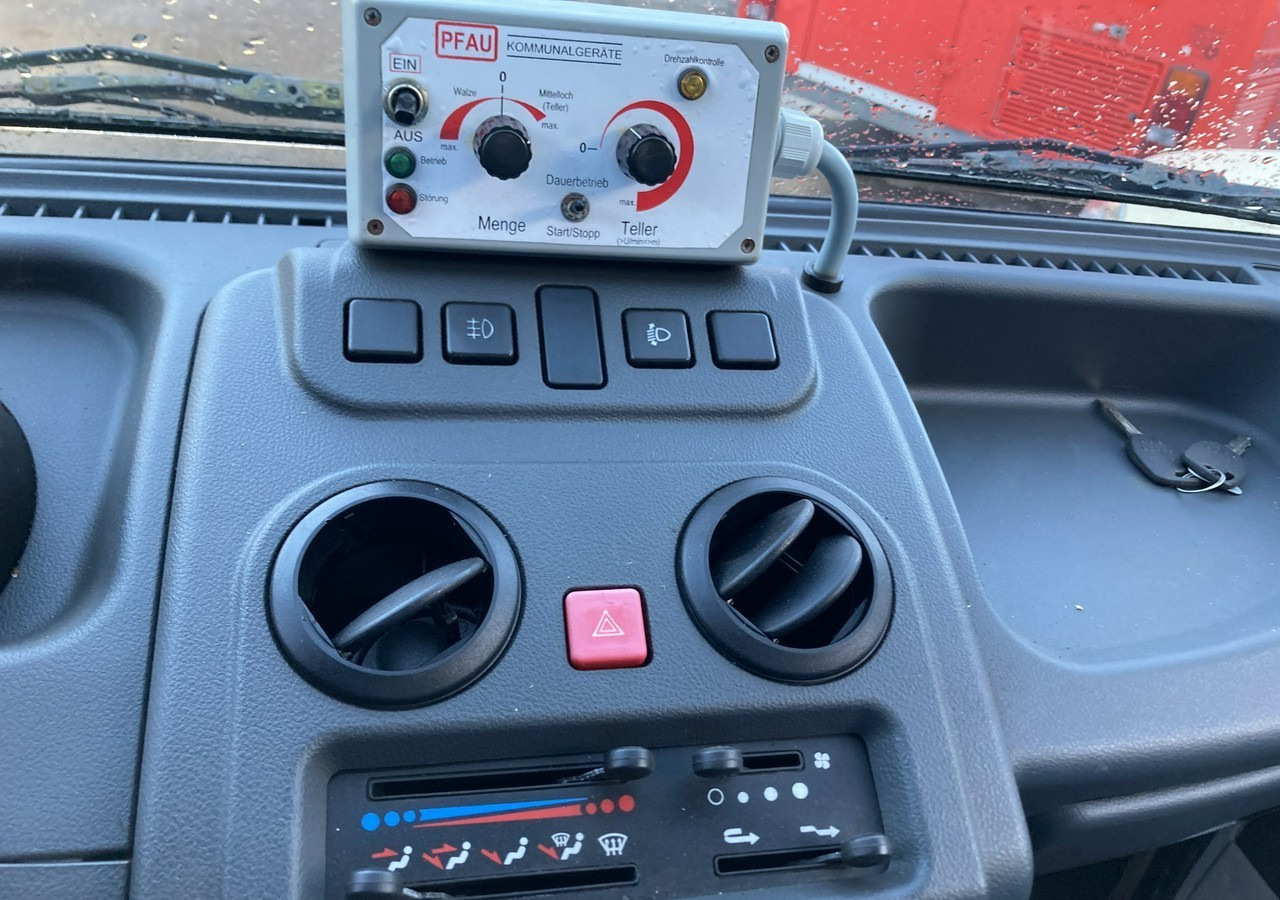 Carrinha de caixa aberta Inna Inny PFAU Piaggio Porter 4X4 Skrzynia odśnieżarka Pług 5655km 2012: foto 8