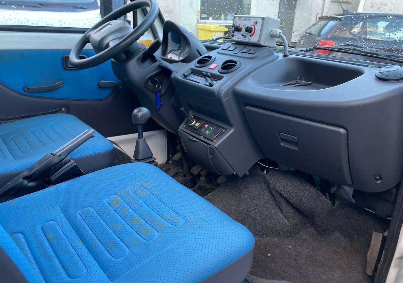 Carrinha de caixa aberta Inna Inny PFAU Piaggio Porter 4X4 Skrzynia odśnieżarka Pług 5655km 2012: foto 9