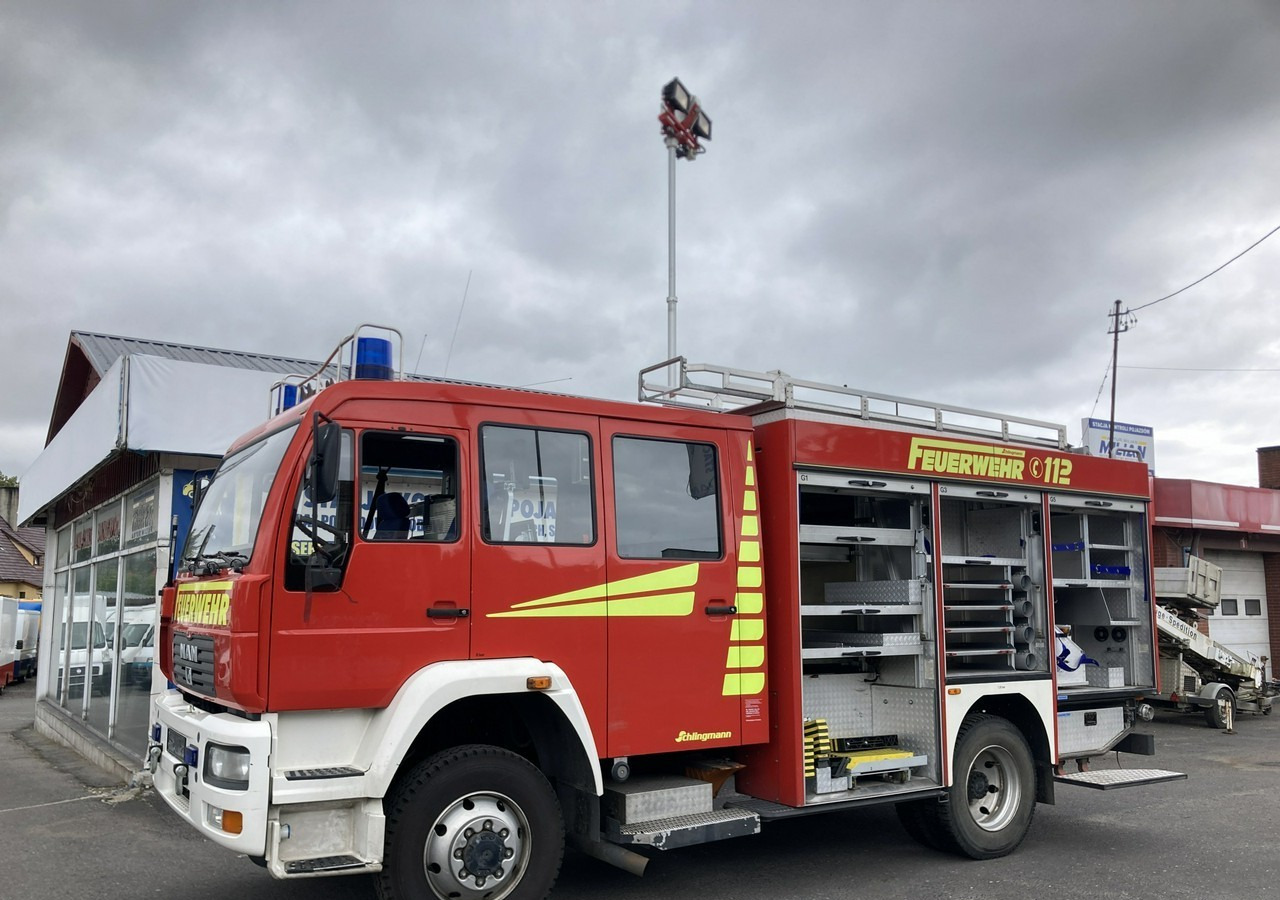 MAN Inny MAN MAN 15,250 Straż pożarna gaśnicza 9-osobowa 4X4 Wóz strażacki 2003 - Carro de bombeiro: foto 1 MAN Inny MAN MAN 15,250 Straż pożarna gaśnicza 9-osobowa 4X4 Wóz strażacki 2003 - Carro de bombeiro: foto 1
