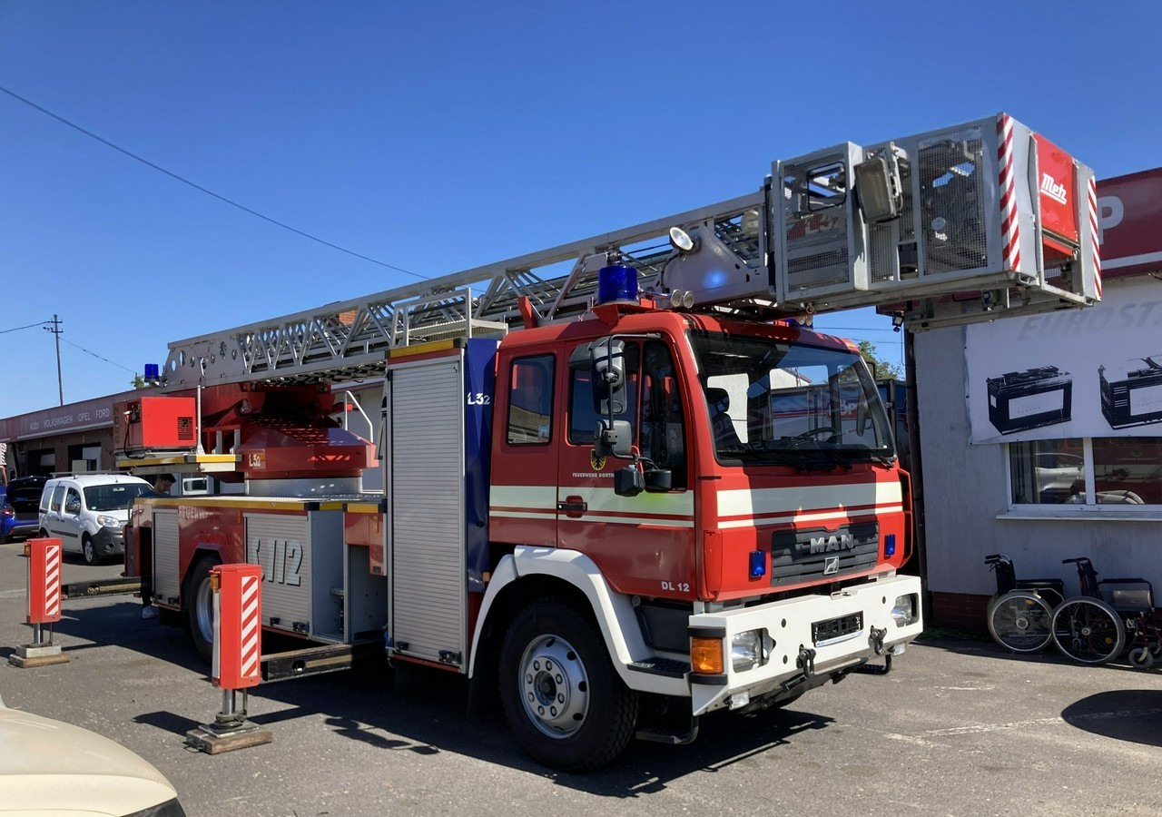 MAN Inny MAN Man 15,280 Straż pożarna drabina Strażacka zwyżka podnośnik 32m Metz - Carro de bombeiro: foto 1 MAN Inny MAN Man 15,280 Straż pożarna drabina Strażacka zwyżka podnośnik 32m Metz - Carro de bombeiro: foto 1
