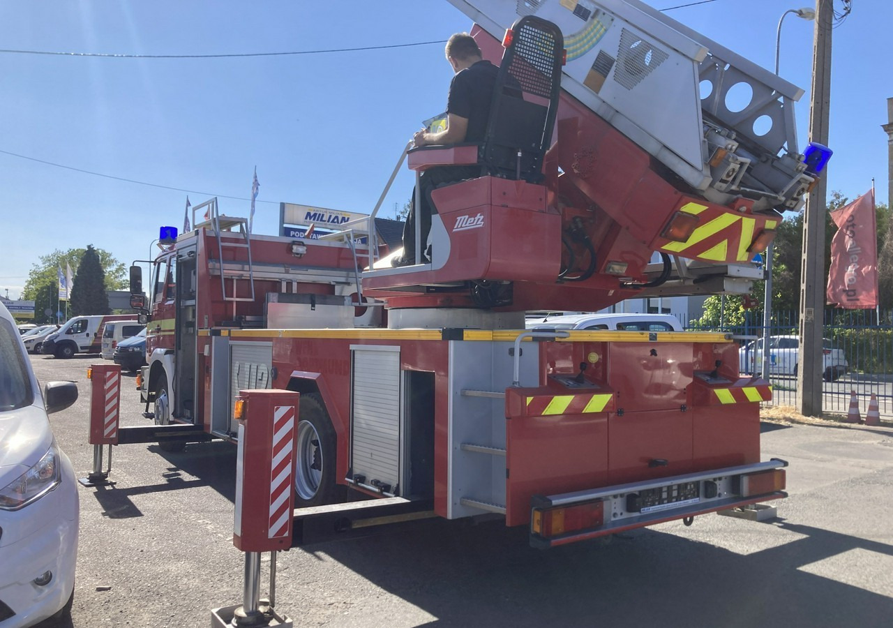 Locação financeira de  MAN L 2000 MAN 15,280 Straż pożarna drabina Strażacka zwyżka 32m Metz Model 20 MAN L 2000 MAN 15,280 Straż pożarna drabina Strażacka zwyżka 32m Metz Model 20: foto 17