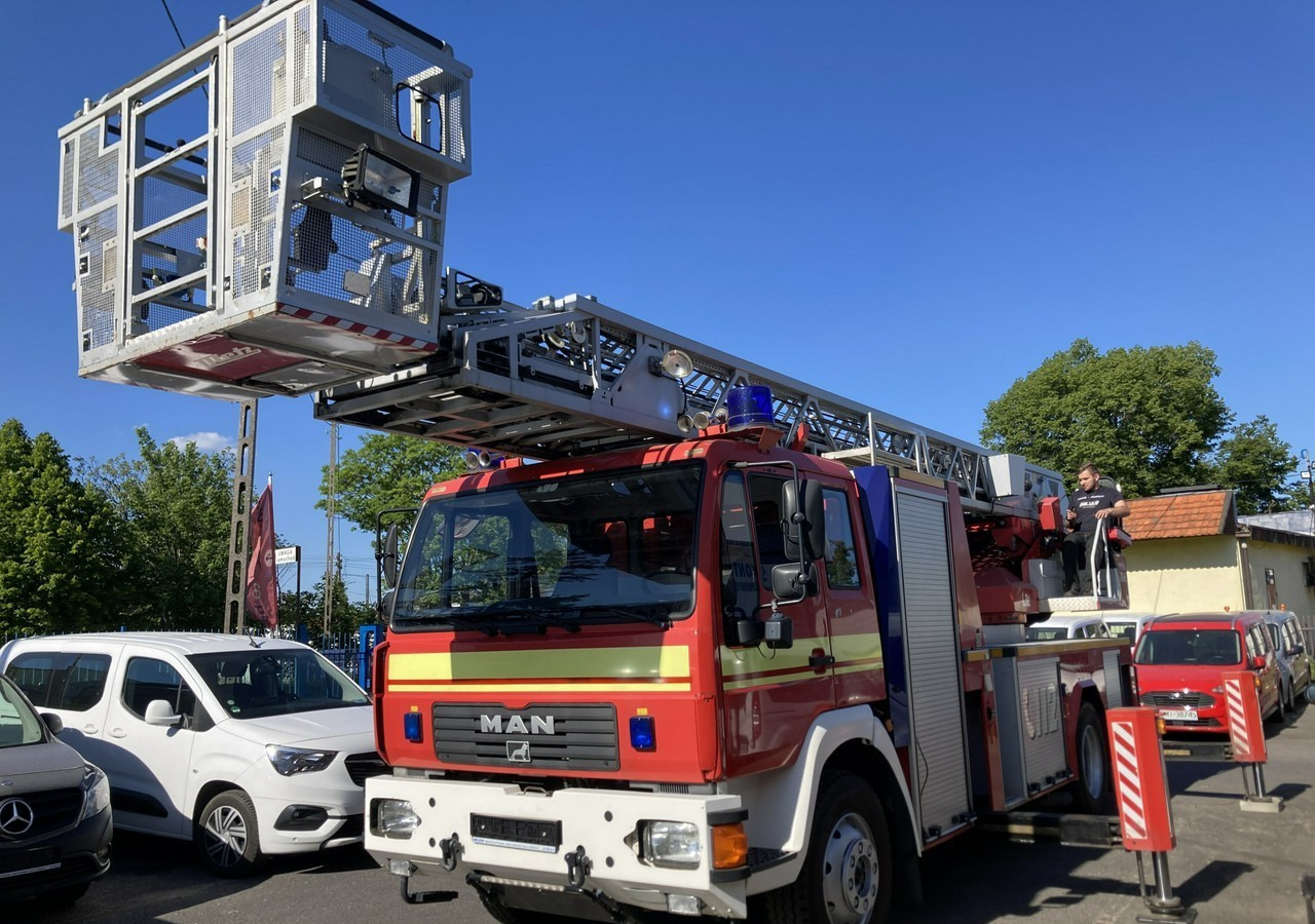 Locação financeira de  MAN L 2000 MAN 15,280 Straż pożarna drabina Strażacka zwyżka 32m Metz Model 20 MAN L 2000 MAN 15,280 Straż pożarna drabina Strażacka zwyżka 32m Metz Model 20: foto 7