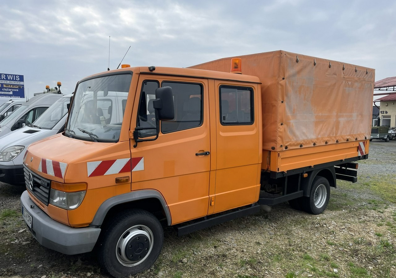 Mercedes-Benz Inny Mercedes-Benz Vario 614 Brygadówka skrzynia plandeka 6-oso doka dokka 2004 - Camião de lona: foto 3 Mercedes-Benz Inny Mercedes-Benz Vario 614 Brygadówka skrzynia plandeka 6-oso doka dokka 2004 - Camião de lona: foto 3