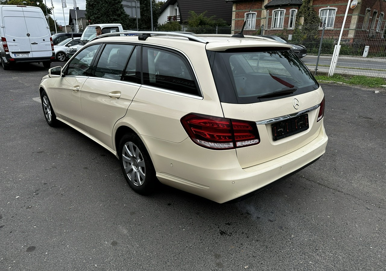 Mercedes-Benz Klasa E W212 E200 CDI Bluetec 7G-tronie 2015 LIFT Skóra FullLed ELEGANCE - Automóvel: foto 5 Mercedes-Benz Klasa E W212 E200 CDI Bluetec 7G-tronie 2015 LIFT Skóra FullLed ELEGANCE - Automóvel: foto 5