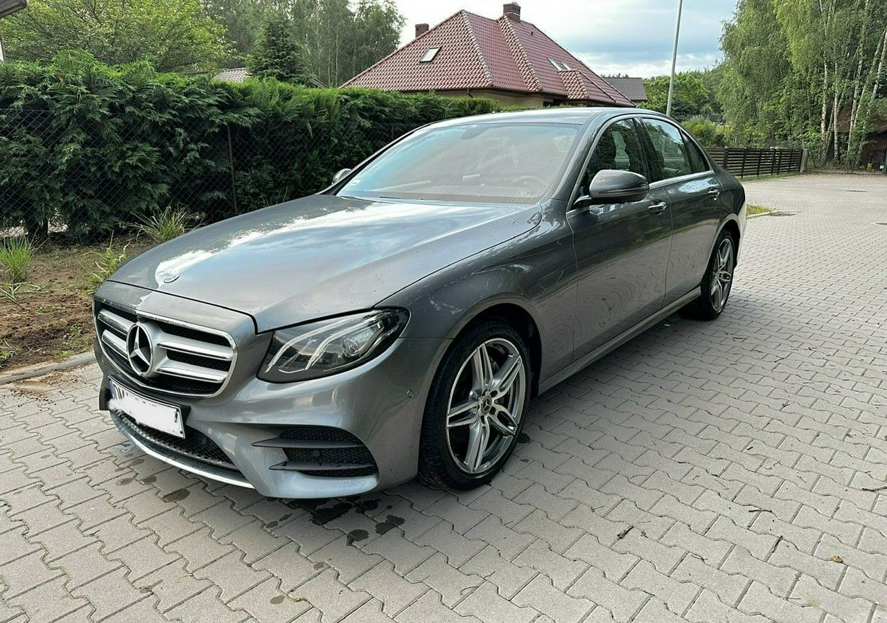 Mercedes-Benz Klasa E W213 E220d 2.0 194KM AMG-Pakiet MultibeamLed*Skóra*Navi*Kamera360* Salon - Automóvel: foto 5 Mercedes-Benz Klasa E W213 E220d 2.0 194KM AMG-Pakiet MultibeamLed*Skóra*Navi*Kamera360* Salon - Automóvel: foto 5