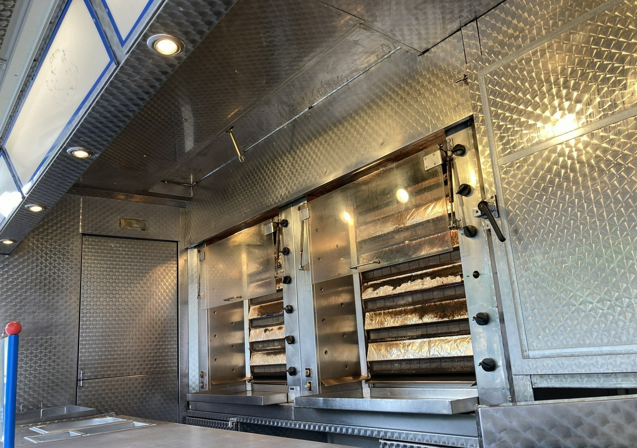 Mercedes-Benz Sprinter Autosklep Grill kurczak Gastronomiczny Food Truck Foodtruck sklep 20 - Food truck: foto 4 Mercedes-Benz Sprinter Autosklep Grill kurczak Gastronomiczny Food Truck Foodtruck sklep 20 - Food truck: foto 4