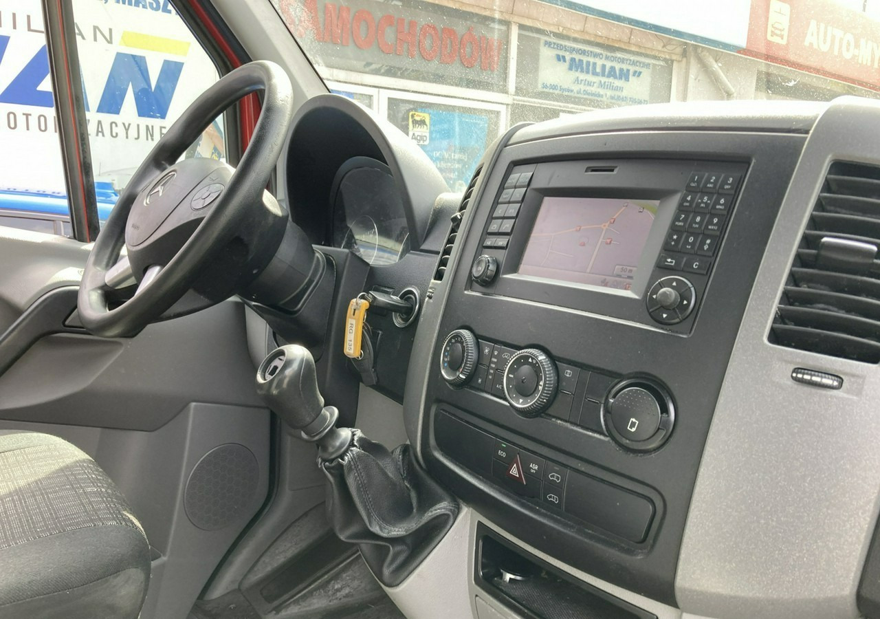 Mercedes-Benz Sprinter Autosklep pieczywa sklep Bar Gastronomiczny Food Truck Foodtruck 201 - Food truck: foto 5 Mercedes-Benz Sprinter Autosklep pieczywa sklep Bar Gastronomiczny Food Truck Foodtruck 201 - Food truck: foto 5