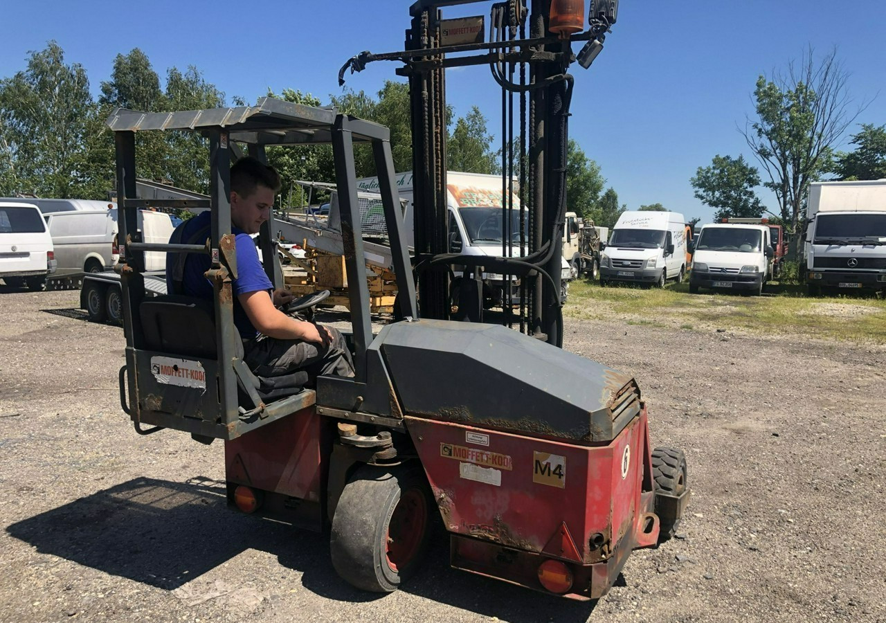Mercedes-Benz Sprinter Wózek widłowy podwieszany Widlak - Empilhador montado em camião: foto 2 Mercedes-Benz Sprinter Wózek widłowy podwieszany Widlak - Empilhador montado em camião: foto 2