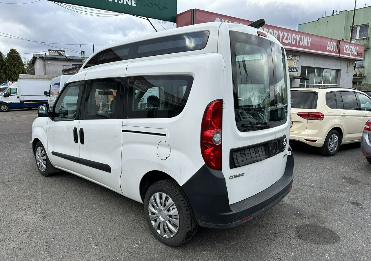 Opel Combo III 2.0CDTI Maxi Panorama Klima Kamera Webasto 2016 - Automóvel: foto 4 Opel Combo III 2.0CDTI Maxi Panorama Klima Kamera Webasto 2016 - Automóvel: foto 4