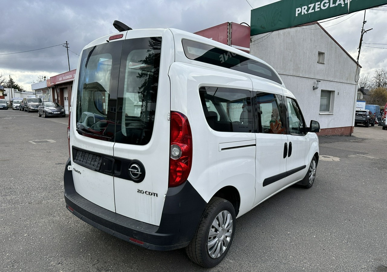 Opel Combo III 2.0CDTI Maxi Panorama Klima Kamera Webasto 2016 - Automóvel: foto 3 Opel Combo III 2.0CDTI Maxi Panorama Klima Kamera Webasto 2016 - Automóvel: foto 3