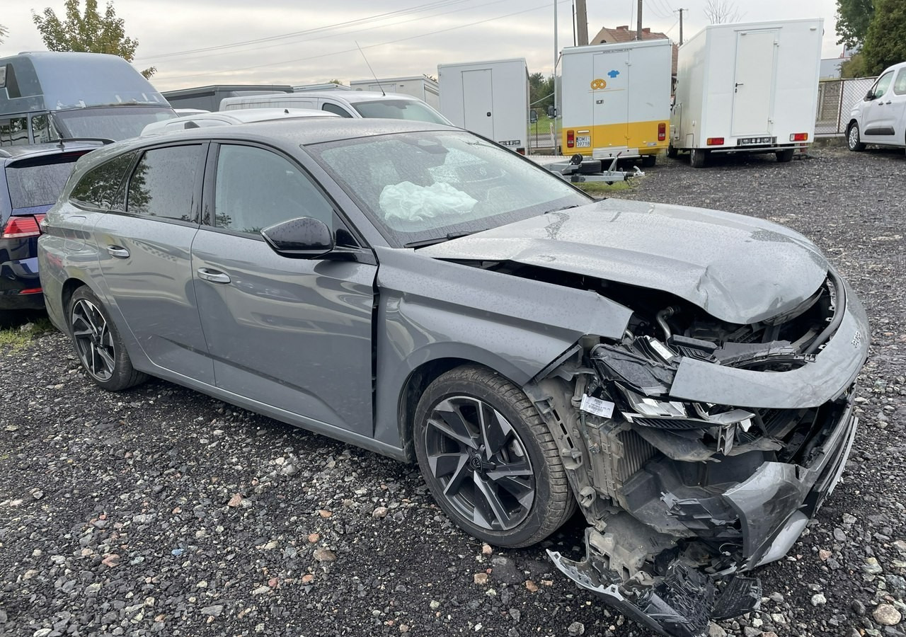 Peugeot 308 P5 Peugeot 308 1.5-131KM BlueHDi Allure Pack S&S EAT8 Salon PL 2024 - Carrinha: foto 3 Peugeot 308 P5 Peugeot 308 1.5-131KM BlueHDi Allure Pack S&S EAT8 Salon PL 2024 - Carrinha: foto 3