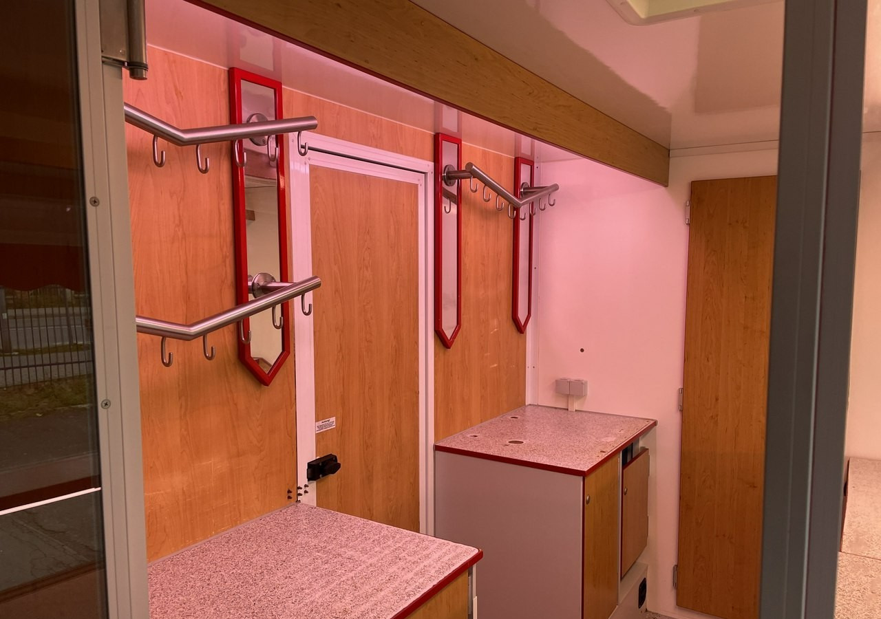 Renault Master Autosklep Wędli Gastronomiczny Food Truck Foodtruck sklep W-zasil 20 - Food truck: foto 5 Renault Master Autosklep Wędli Gastronomiczny Food Truck Foodtruck sklep W-zasil 20 - Food truck: foto 5