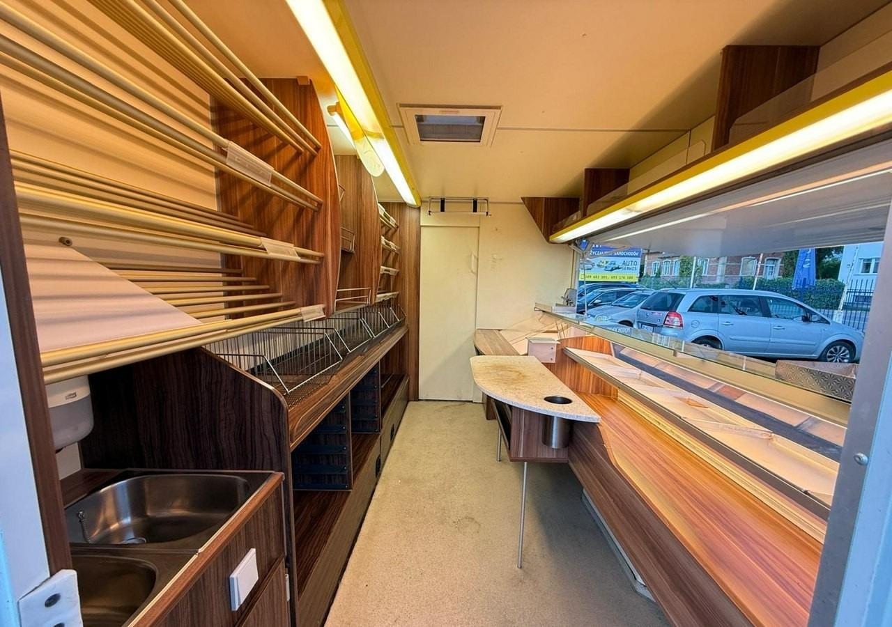 Renault Master Autosklep pieczyw Sklep Gastronomiczny Food Truck Foodtruck BORCO 20 - Food truck: foto 3 Renault Master Autosklep pieczyw Sklep Gastronomiczny Food Truck Foodtruck BORCO 20 - Food truck: foto 3