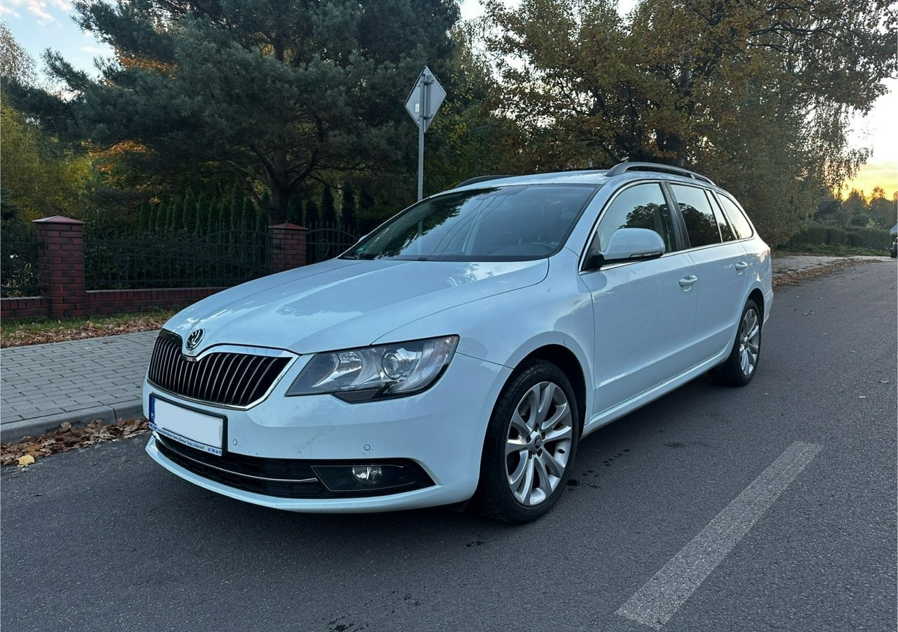 Skoda Superb II Skoda Superb 1.8TSI 160KM LPG PRINS 2035 KLIMA NAVI PDC XENON 2015 - Carrinha: foto 1 Skoda Superb II Skoda Superb 1.8TSI 160KM LPG PRINS 2035 KLIMA NAVI PDC XENON 2015 - Carrinha: foto 1
