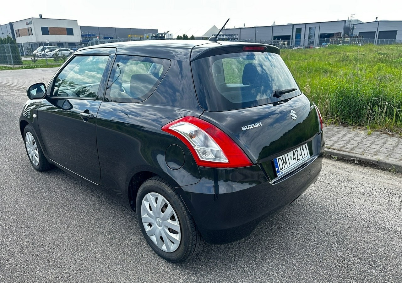 Suzuki Swift V Suzuki Swift 1.2-94KM Klima Model 2012 - Hatchback: foto 3 Suzuki Swift V Suzuki Swift 1.2-94KM Klima Model 2012 - Hatchback: foto 3