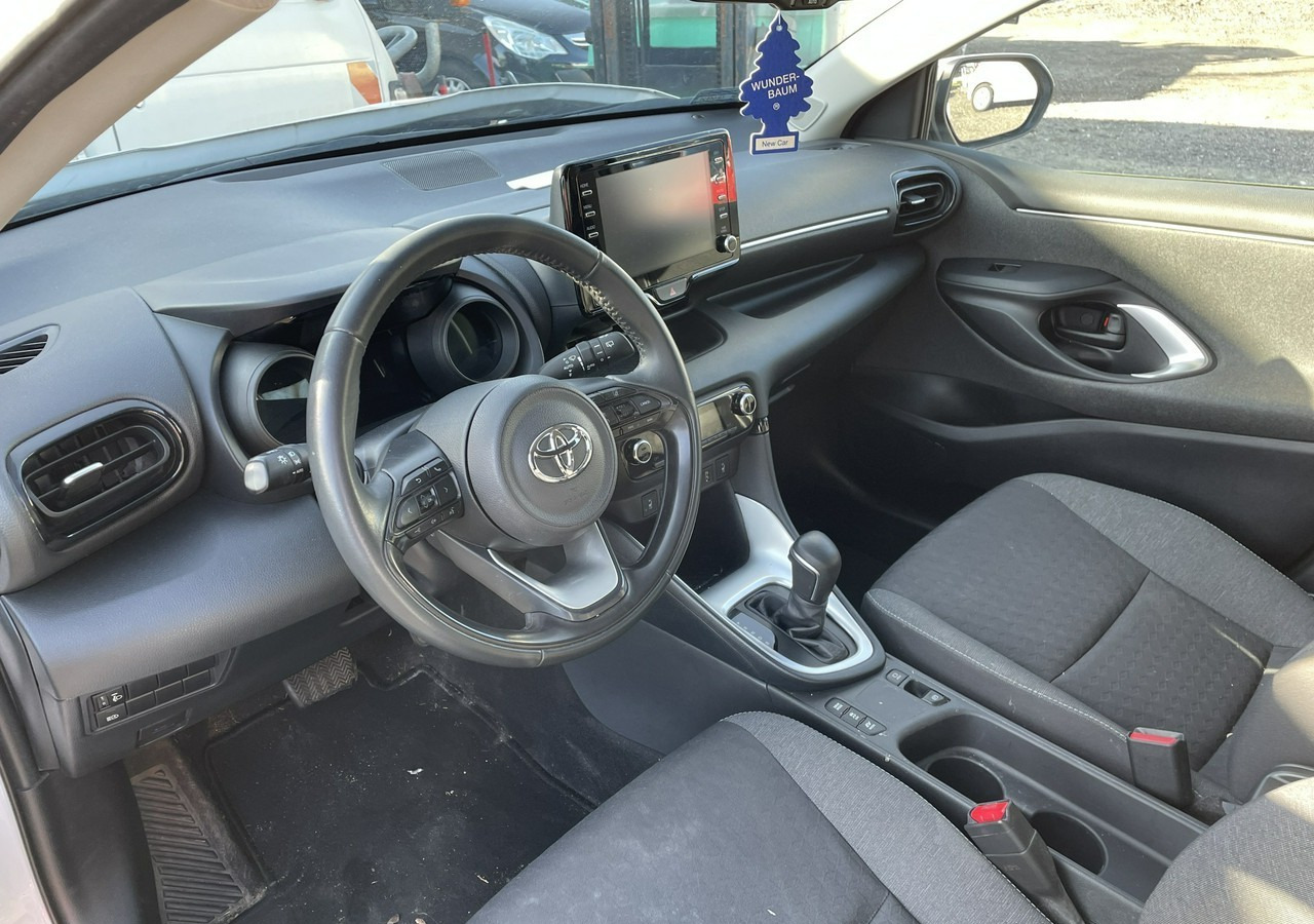 Toyota Yaris IV Toyota Yaris Hybrid 1.5 Active Salon PL 2021 FV 23% - Hatchback: foto 1 Toyota Yaris IV Toyota Yaris Hybrid 1.5 Active Salon PL 2021 FV 23% - Hatchback: foto 1