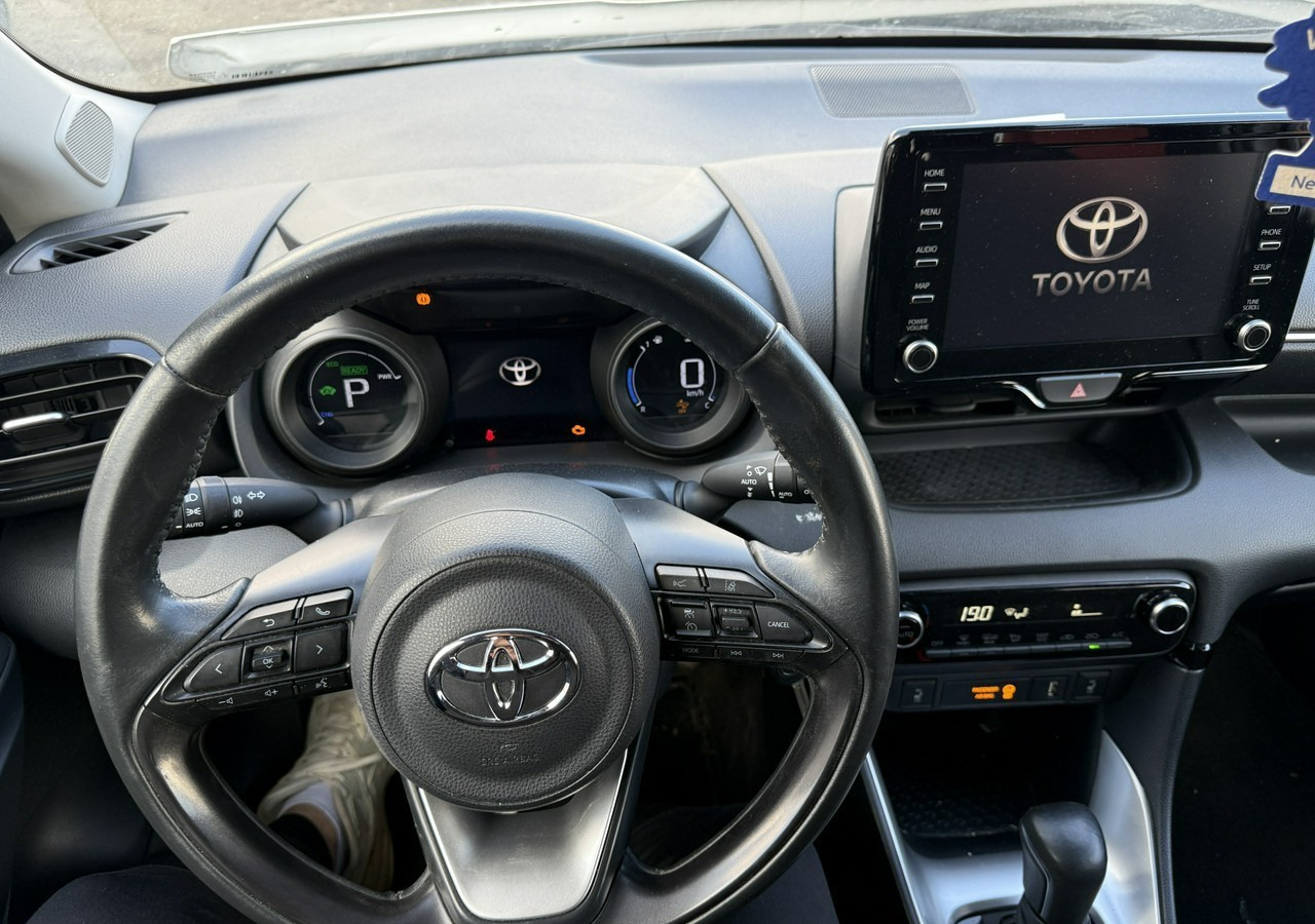 Toyota Yaris IV Toyota Yaris Hybrid 1.5 Active Salon PL 2021 FV 23% - Hatchback: foto 4 Toyota Yaris IV Toyota Yaris Hybrid 1.5 Active Salon PL 2021 FV 23% - Hatchback: foto 4