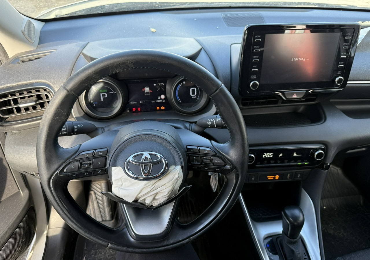 Toyota Yaris IV Toyota Yaris Hybrid 1.5 Active Salon PL 2023 FV 23% - Automóvel: foto 4 Toyota Yaris IV Toyota Yaris Hybrid 1.5 Active Salon PL 2023 FV 23% - Automóvel: foto 4