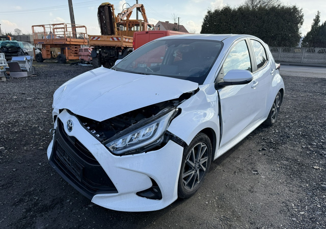 Toyota Yaris IV Toyota Yaris Hybrid 1.5 Active Salon PL 2023 FV 23% - Automóvel: foto 3 Toyota Yaris IV Toyota Yaris Hybrid 1.5 Active Salon PL 2023 FV 23% - Automóvel: foto 3