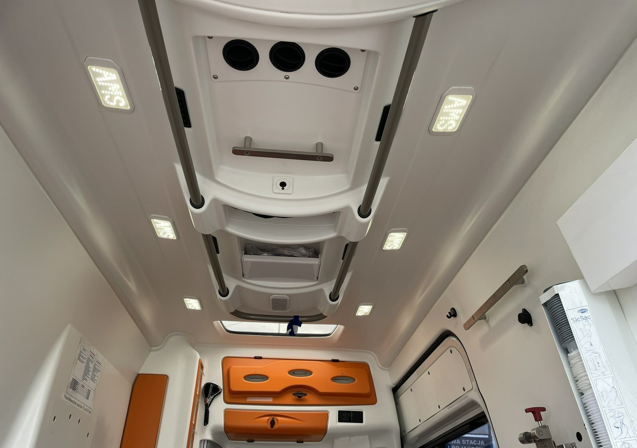 Ambulância Volkswagen Crafter Crafter 2.0-163KM Karetka Ambulans Wyposażony Model 2016: foto 9