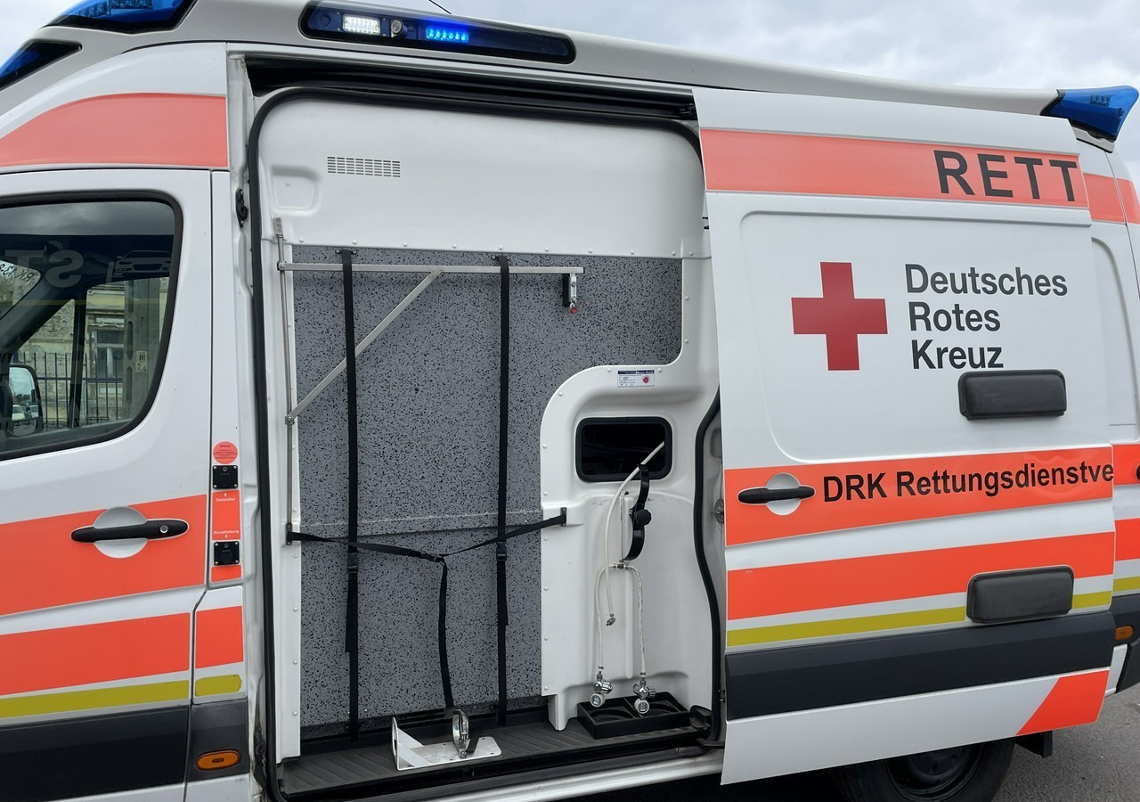Ambulância Volkswagen Crafter Crafter 2.0-163KM Karetka Ambulans Wyposażony Model 2016: foto 19