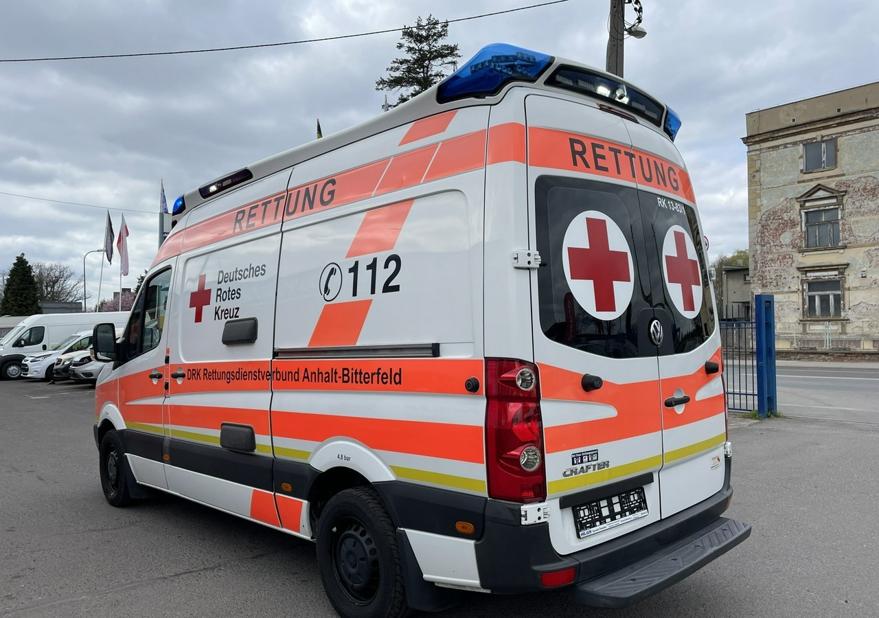 Volkswagen Crafter Crafter 2.0-163KM Karetka Ambulans Wyposażony Model 2016 - Ambulância: foto 5 Volkswagen Crafter Crafter 2.0-163KM Karetka Ambulans Wyposażony Model 2016 - Ambulância: foto 5