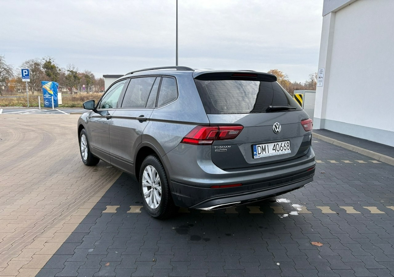 Volkswagen Tiguan II 1,4TSI 150KM 65tyśkm 7osobowy Comfort Tempomat ACC Klima Alu 2018 - SUV: foto 4 Volkswagen Tiguan II 1,4TSI 150KM 65tyśkm 7osobowy Comfort Tempomat ACC Klima Alu 2018 - SUV: foto 4