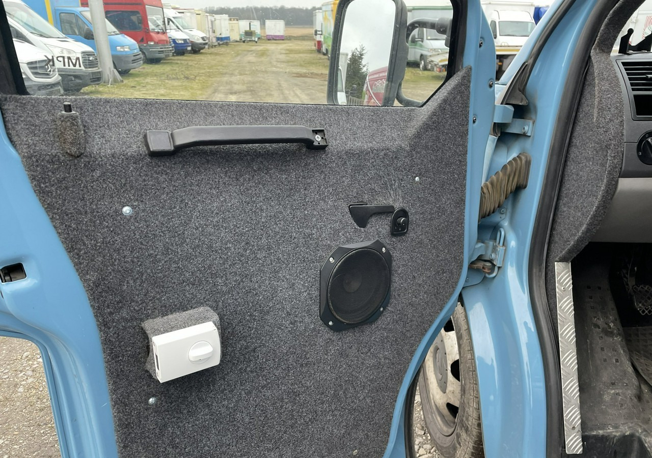 Locação financeira de  Volkswagen Transporter T5 Transporter Bankowóz kuloodporny opancerzony Model 2015 Volkswagen Transporter T5 Transporter Bankowóz kuloodporny opancerzony Model 2015: foto 11