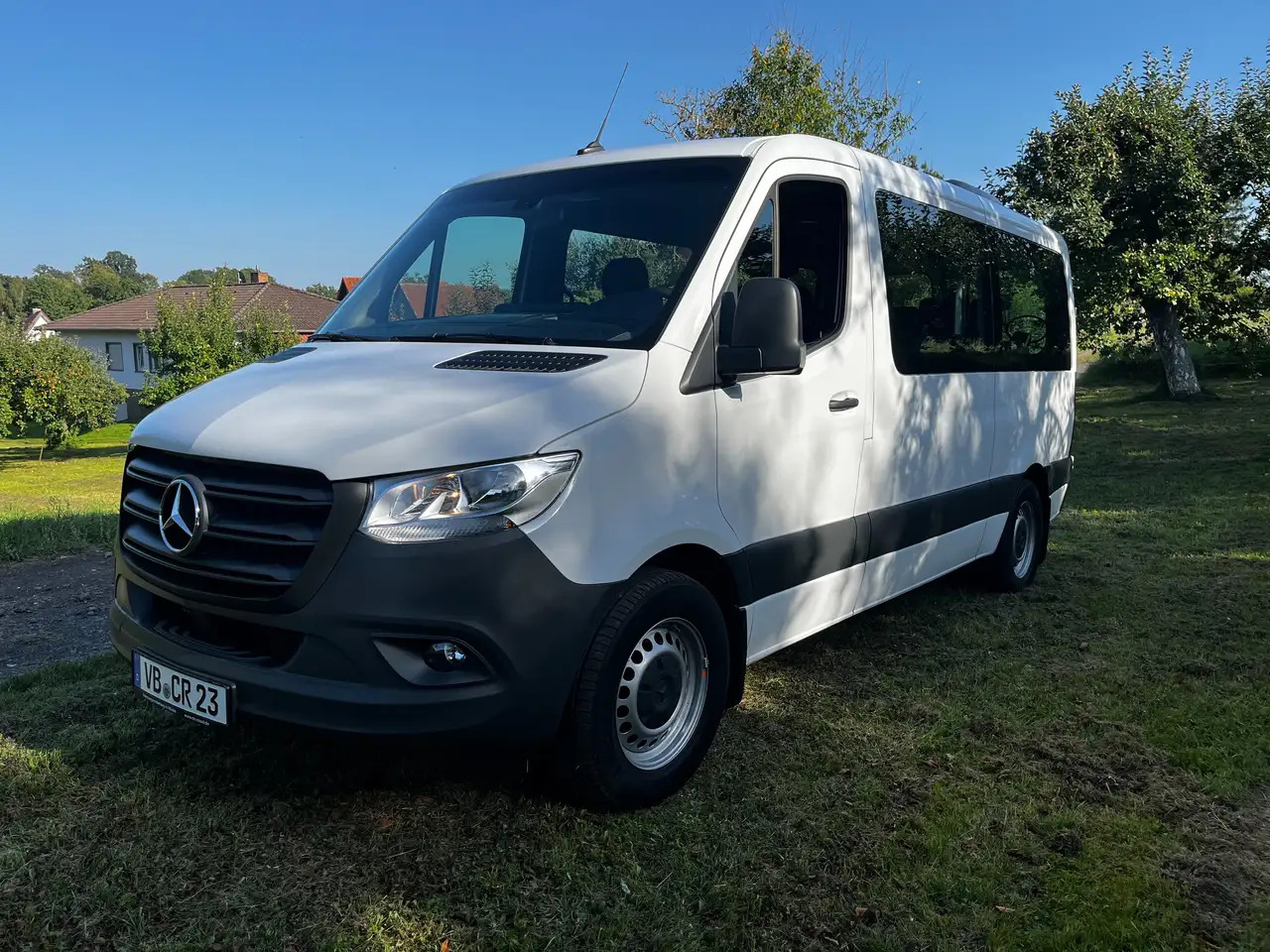Mercedes-Benz Sprinter KOMBI TOURER DACHKLIMA 9-SITZE - Furgão de passageiros, Carrinha cabine dupla: foto 1 Mercedes-Benz Sprinter KOMBI TOURER DACHKLIMA 9-SITZE - Furgão de passageiros, Carrinha cabine dupla: foto 1