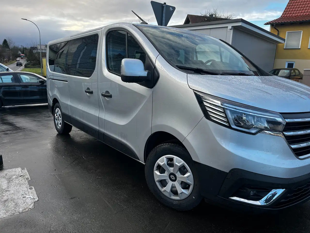 Renault Trafic L2H1 3,0t (8/9 Sitze) Life - Minibus, Furgão de passageiros: foto 3 Renault Trafic L2H1 3,0t (8/9 Sitze) Life - Minibus, Furgão de passageiros: foto 3