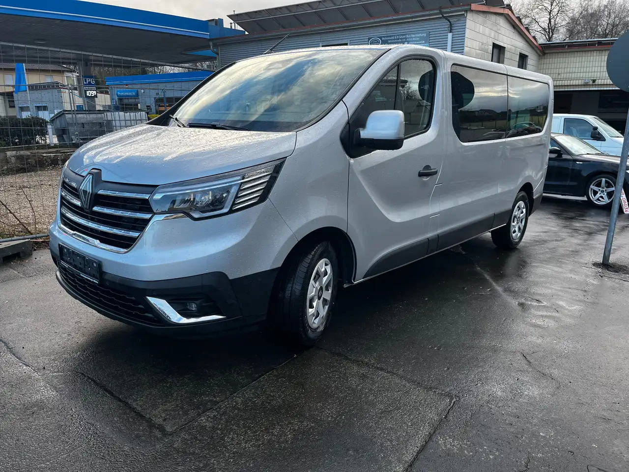 Renault Trafic L2H1 3,0t (8/9 Sitze) Life - Minibus, Furgão de passageiros: foto 1 Renault Trafic L2H1 3,0t (8/9 Sitze) Life - Minibus, Furgão de passageiros: foto 1