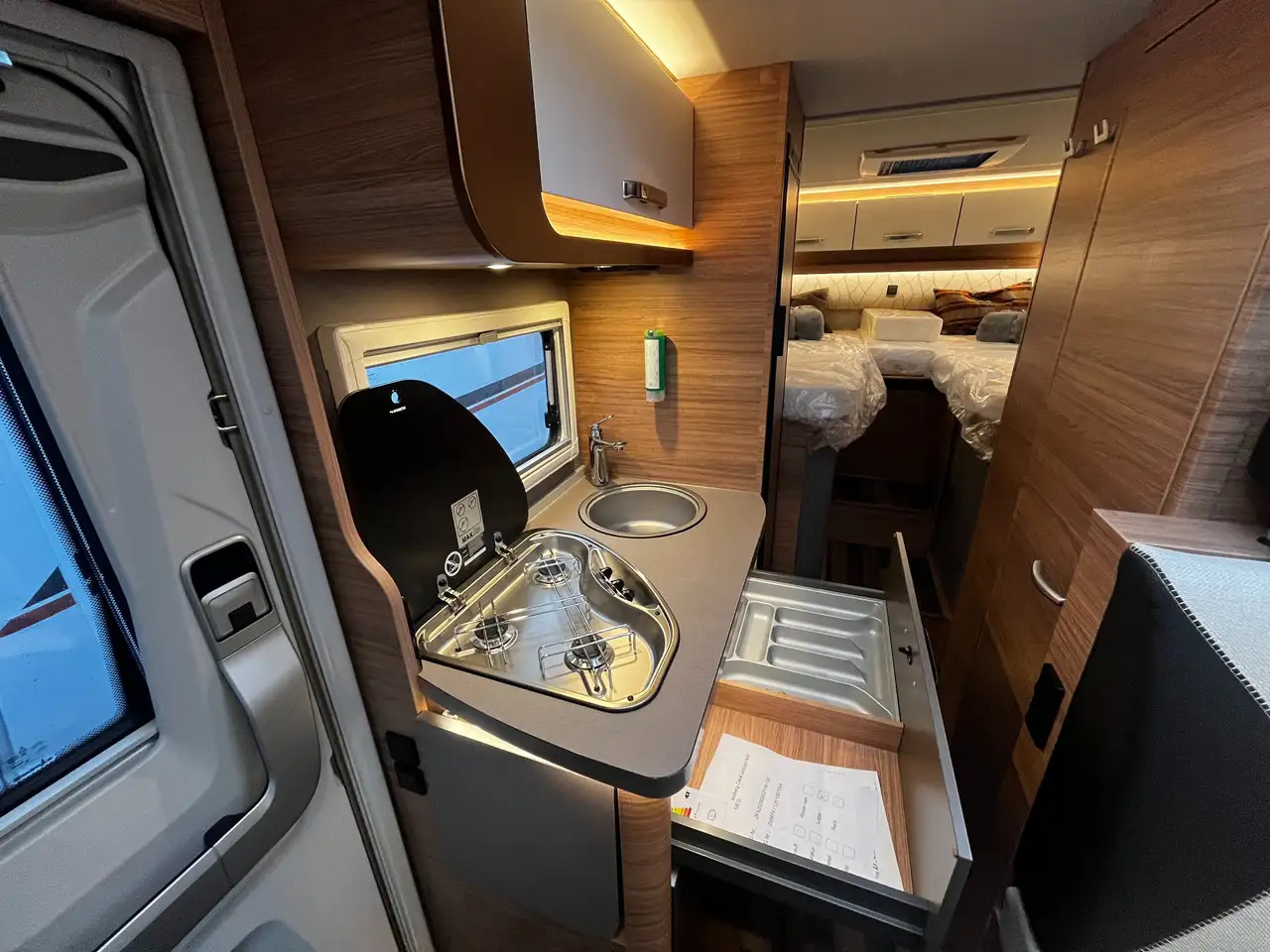 Autocaravana perfilada novo Weinsberg CaraCompact 600 MEG Pepper Mietwagen Verfügbar: foto 15